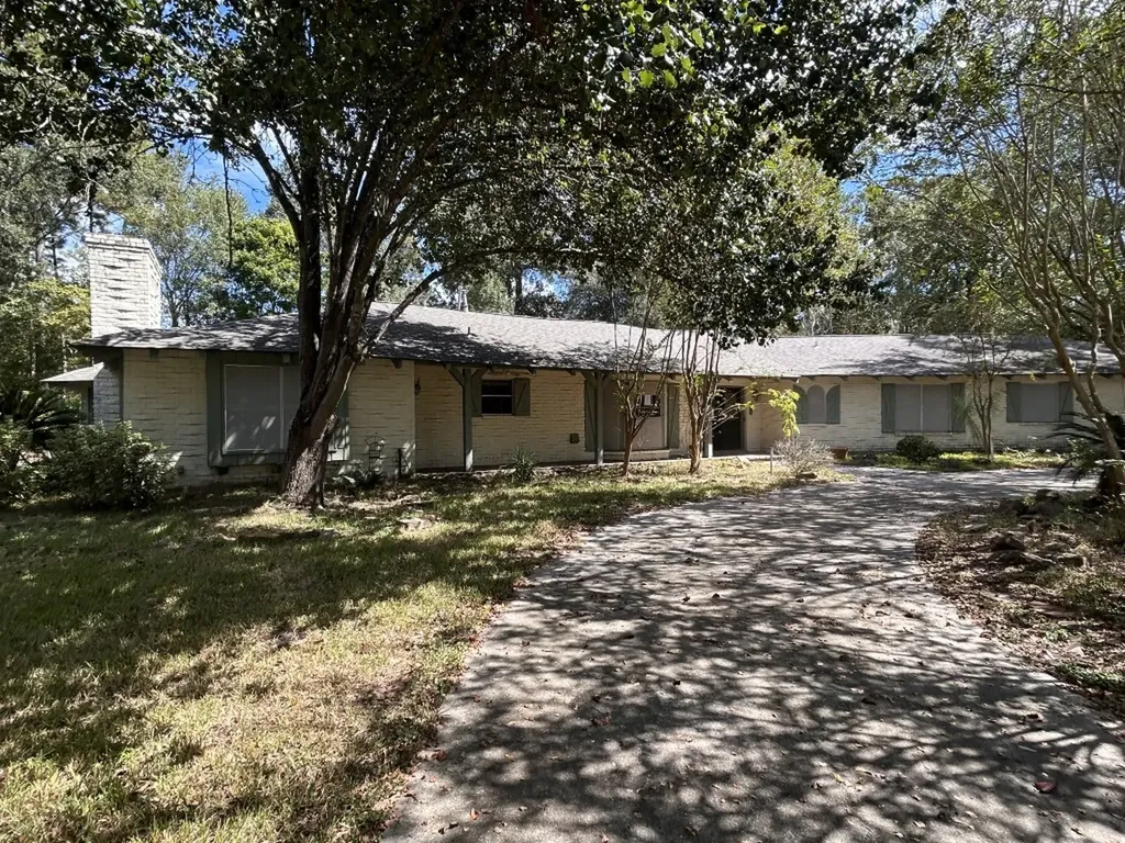 757 Charter Oaks Drive Conroe TX 77302