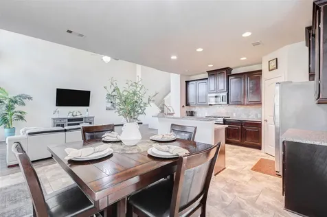 2718 Ginger Cove Lane Pearland TX 77584