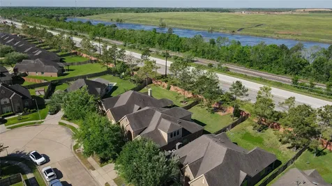 2718 Ginger Cove Lane Pearland TX 77584