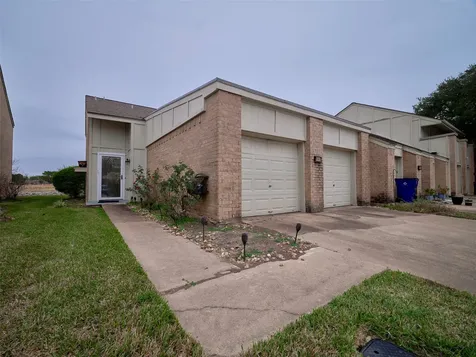 1817 Veranda Drive West Columbia TX 77486