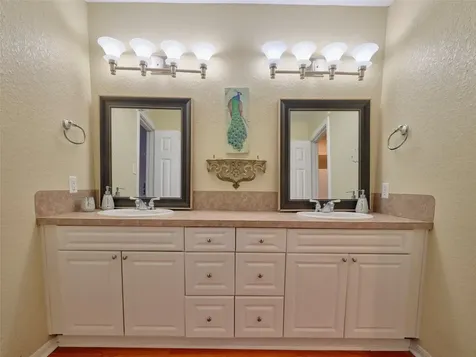1817 Veranda Drive West Columbia TX 77486