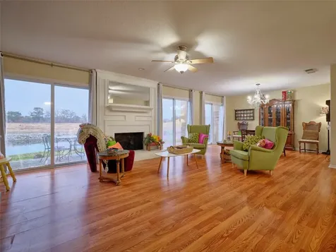 1817 Veranda Drive West Columbia TX 77486