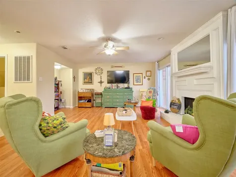 1817 Veranda Drive West Columbia TX 77486