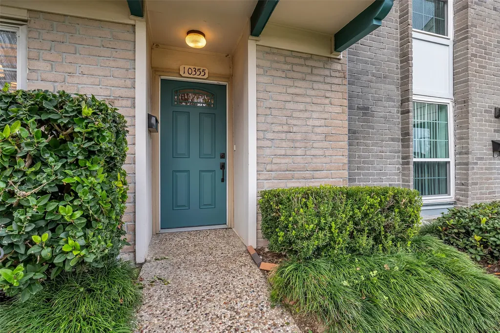 10355 Longmont Drive Houston TX 77042
