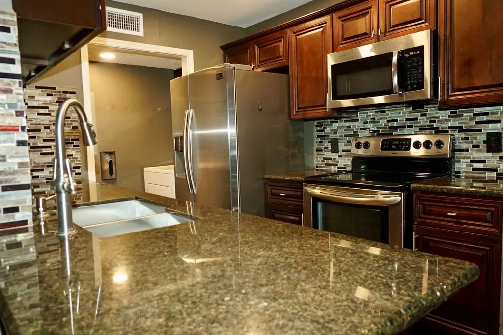 8275 Sands Point Drive 176 Houston TX 77036