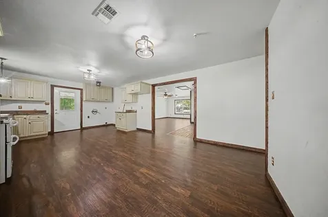 508 Miller Street Broaddus TX 75929