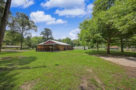 508 Miller Street Broaddus TX 75929