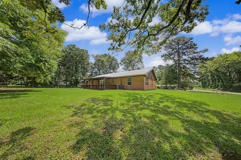 508 Miller Street Broaddus TX 75929