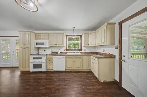 508 Miller Street Broaddus TX 75929