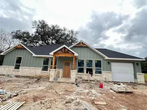 3910 Sunrise Lane Damon TX 77430