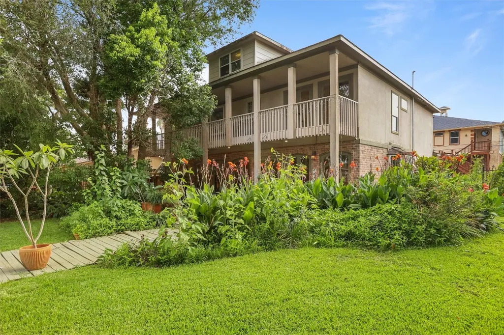5 Harbor Lane Kemah TX 77565