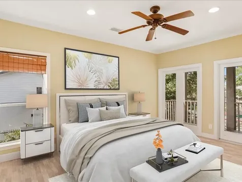 5 Harbor Lane Kemah TX 77565