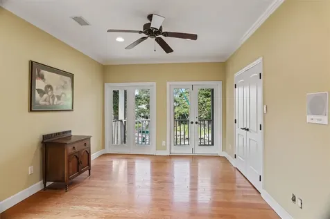 5 Harbor Lane Kemah TX 77565