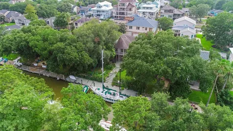5 Harbor Lane Kemah TX 77565
