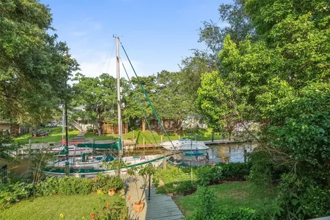 5 Harbor Lane Kemah TX 77565