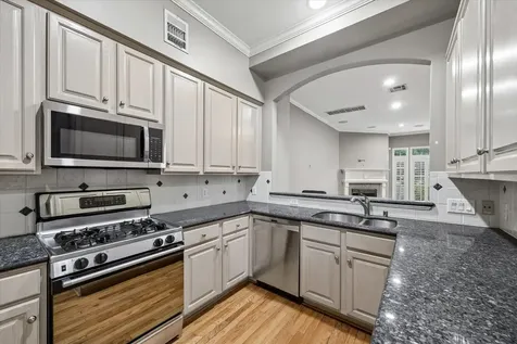5104 Fairmont Street Houston TX 77005