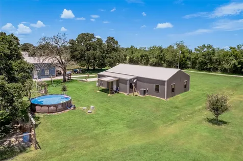 1014 N Shipp Street Madisonville TX 77864