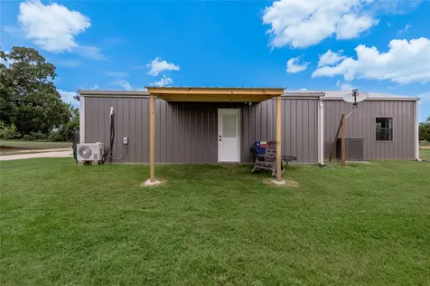 1014 N Shipp Street Madisonville TX 77864