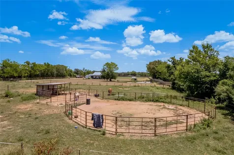 1014 N Shipp Street Madisonville TX 77864
