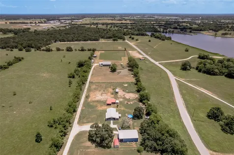 1014 N Shipp Street Madisonville TX 77864