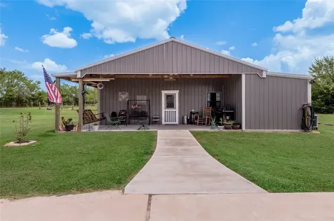 1014 N Shipp Street Madisonville TX 77864