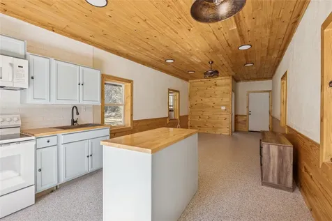 118 Roosevelt Street Shepherd TX 77371