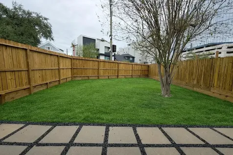 705 1/2 W Stanford Houston TX 77019