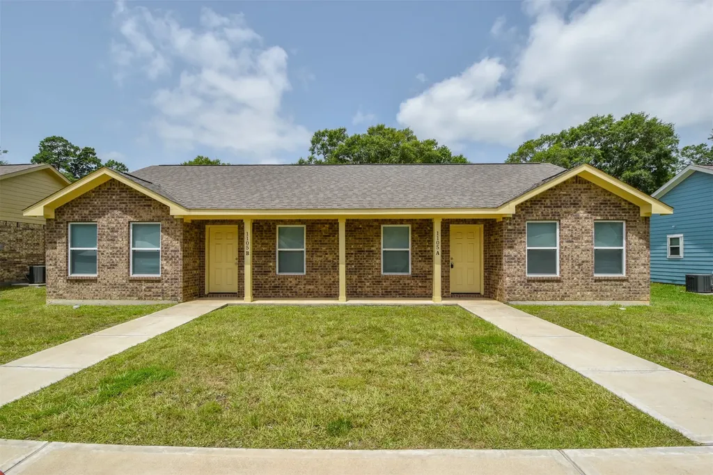 1105 Parkhurst Avenue B Cleveland TX 77327
