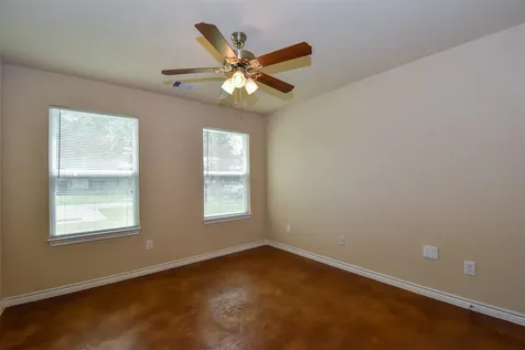 1105 Parkhurst Avenue B Cleveland TX 77327