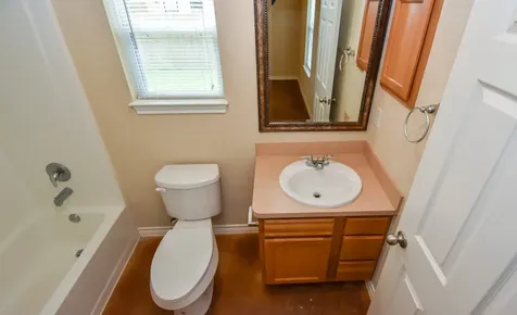 1105 Parkhurst Avenue B Cleveland TX 77327