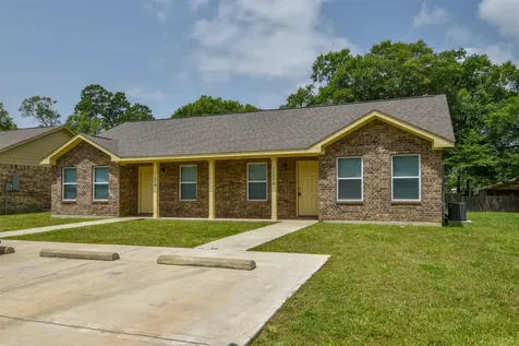 1105 Parkhurst Avenue B Cleveland TX 77327