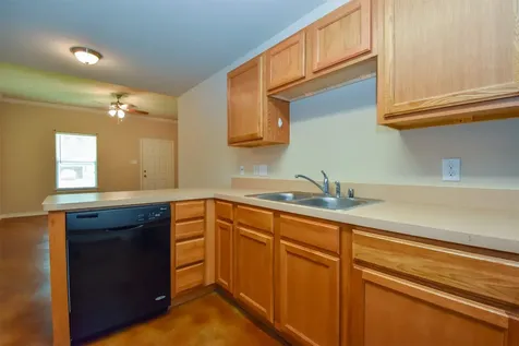 1105 Parkhurst Avenue B Cleveland TX 77327