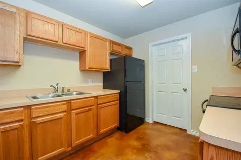 1105 Parkhurst Avenue B Cleveland TX 77327