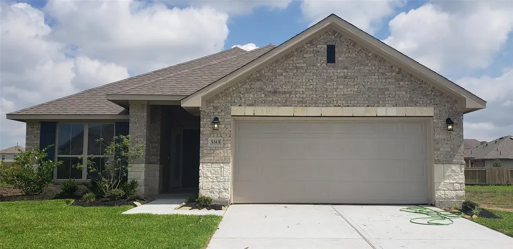 5315 New Iberia Lane Dickinson TX 77539