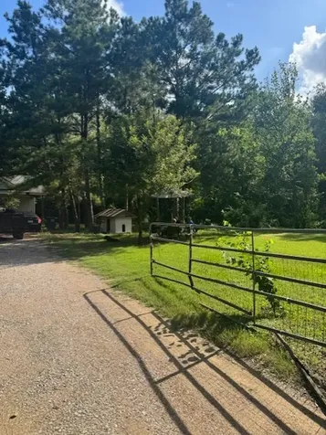 123 County Road 343 Cleveland TX 77327