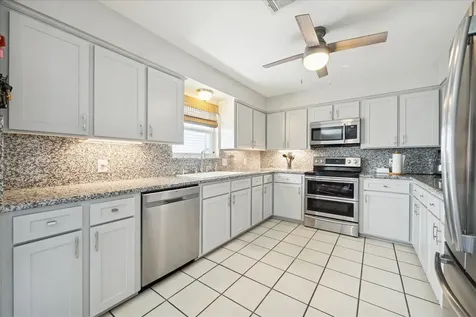 15 S Curlew Street La Marque TX 77568