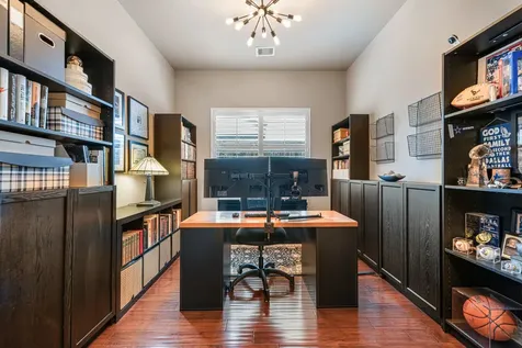 1610 Du Barry Lane Houston TX 77018