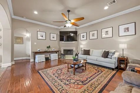 1610 Du Barry Lane Houston TX 77018