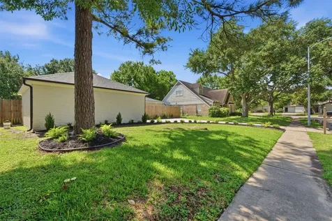 2207 Crystal Hills Drive Houston TX 77077