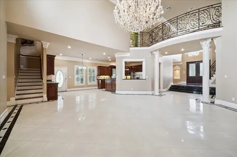 9206 Westview Drive Houston TX 77055