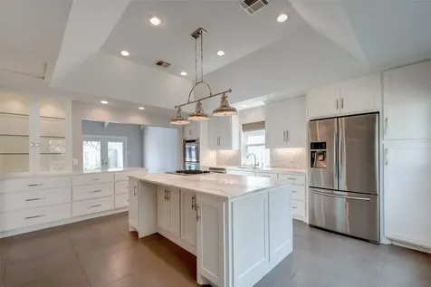 1107 Stoney Hill Houston TX 77077