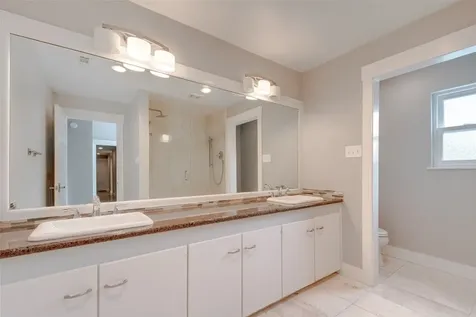 1107 Stoney Hill Houston TX 77077