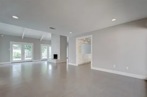 1107 Stoney Hill Houston TX 77077