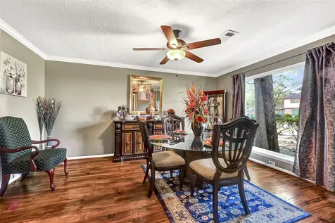 5619 Spanish Oak Drive Houston TX 77066