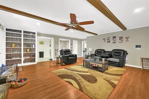 5619 Spanish Oak Drive Houston TX 77066