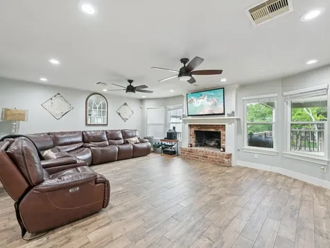 18611 Point Lookout Drive Nassau Bay TX 77058