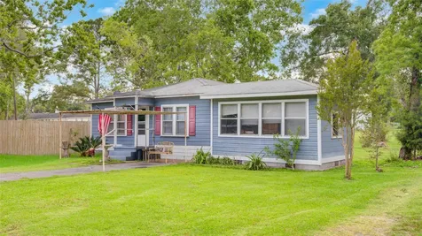 3514 Commerce Street Damon TX 77430