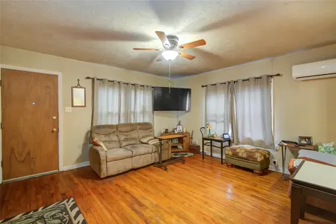 3514 Commerce Street Damon TX 77430