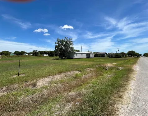 204 N 4th Street Seadrift TX 77983