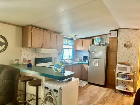 204 N 4th Street Seadrift TX 77983